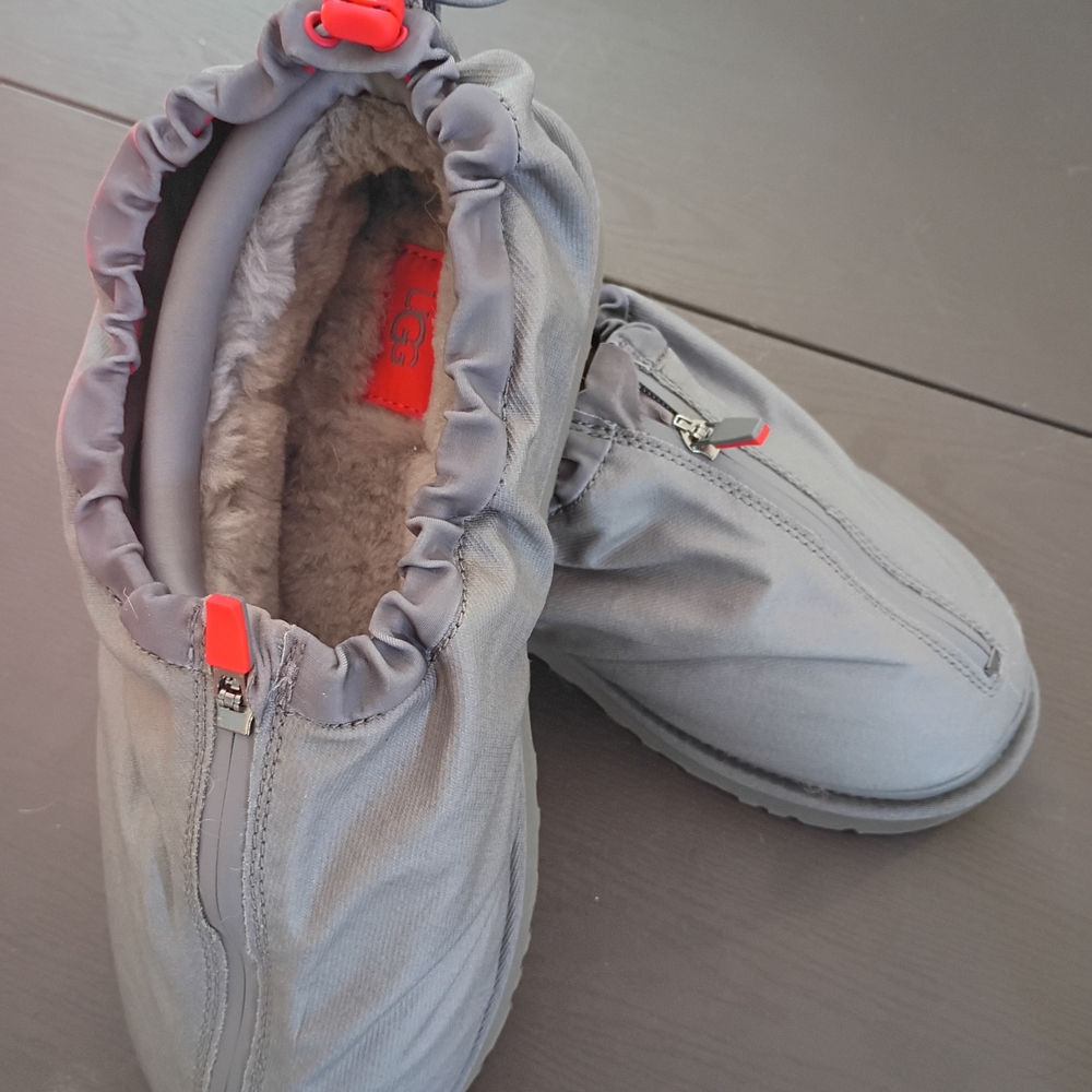UGG Unisex Gray Wool Low Boots Euro 43 NEW